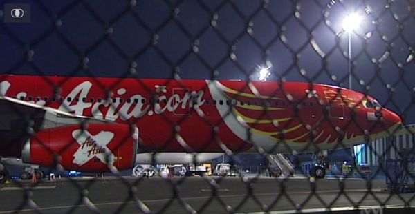 民航早報:空中驚魂!鳥擊致亞航X飛機(jī)備降409657_ 民航早報:空中驚魂!鳥擊致亞航X飛機(jī)備降